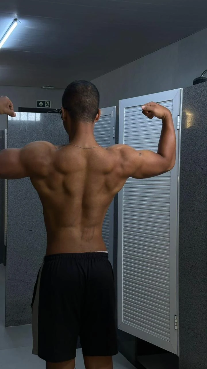 Mentorado 03 depois, de costas